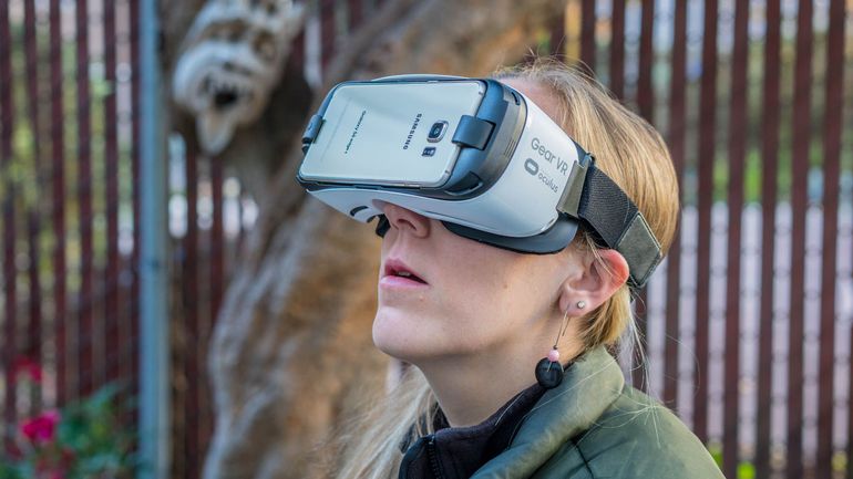 kinh-thuc-te-ao-Samsung-Gear-VR-1