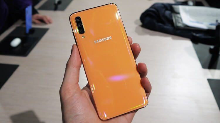 Đánh giá sơ bộ Samsung Galaxy A70