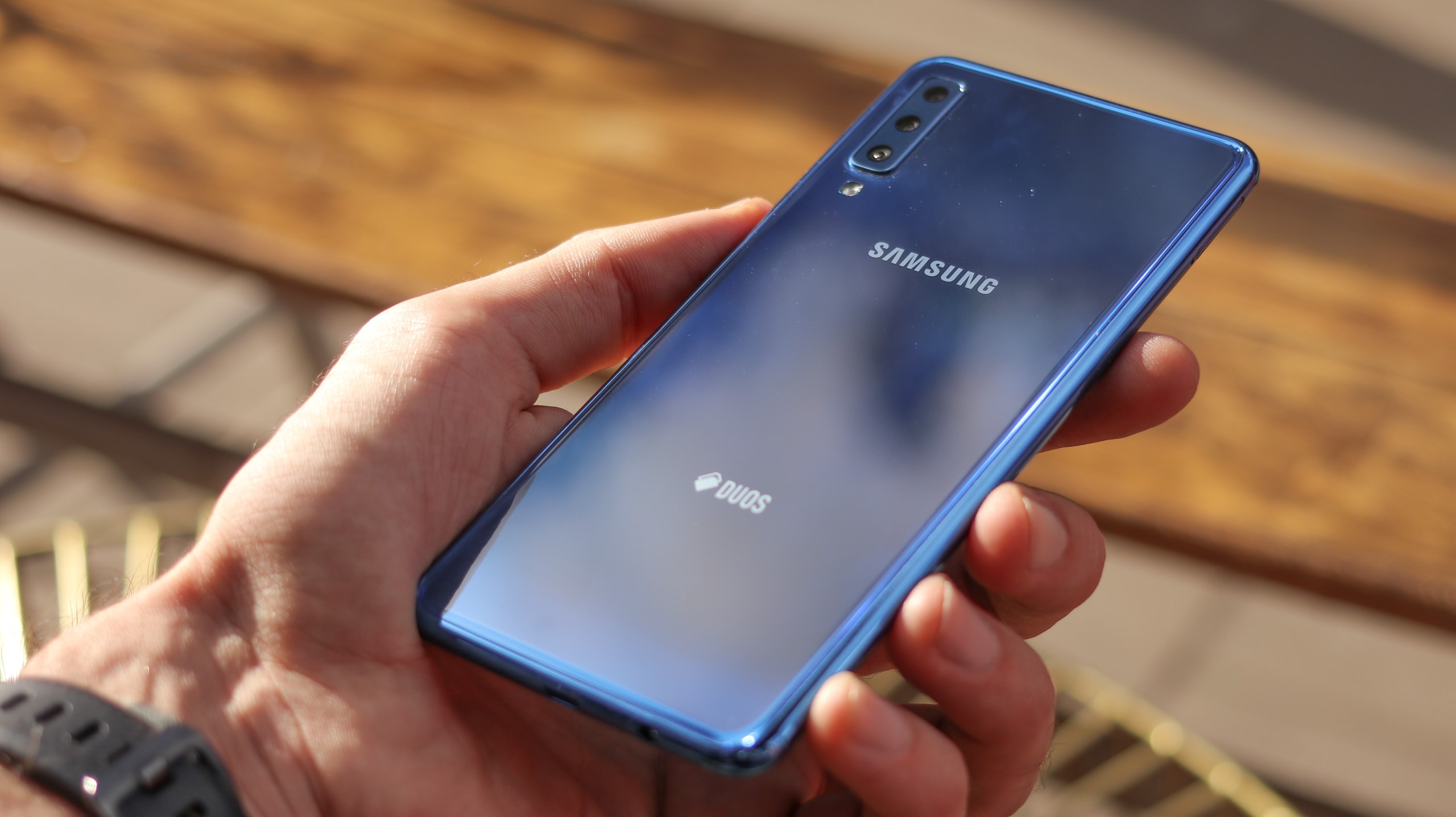 Đánh giá Samsung Galaxy A7 2018