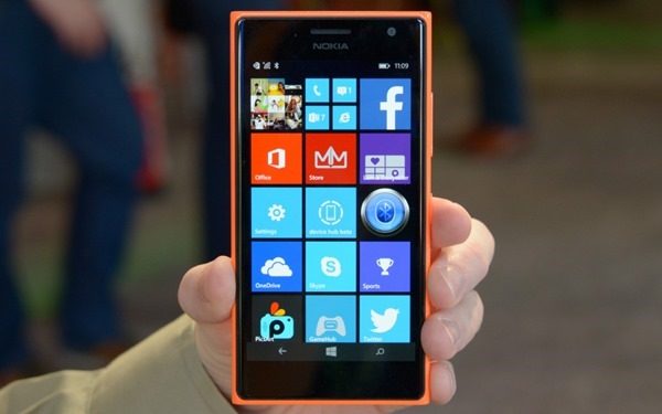 Nokia Lumia 735 (3)